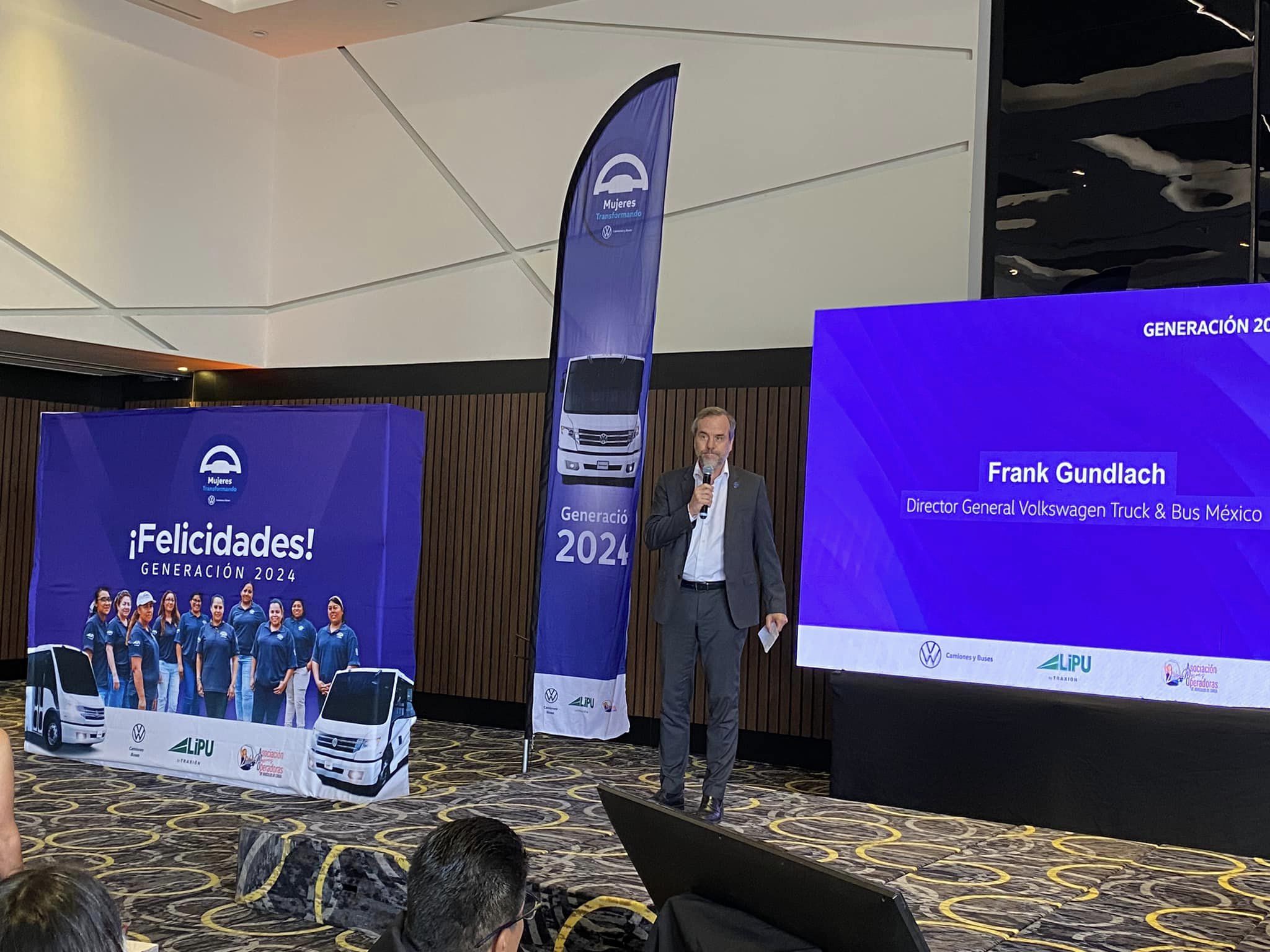 Volkswagen Truck & Bus, AMO, LiPU, Traxión