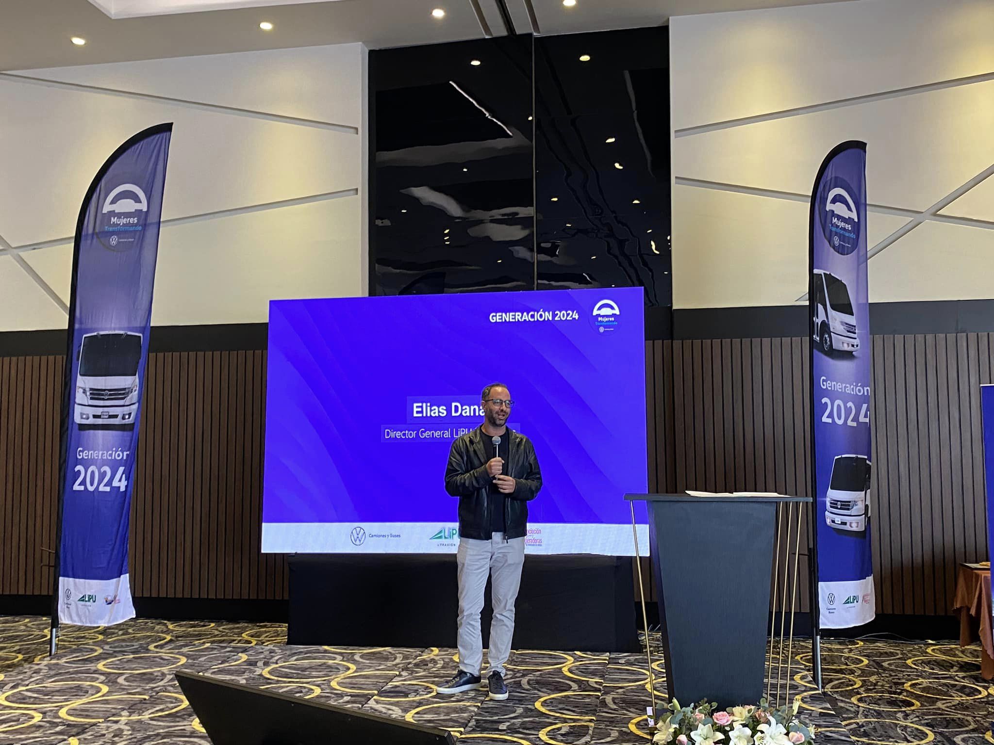 Volkswagen Truck & Bus, AMO, LiPU, Traxión