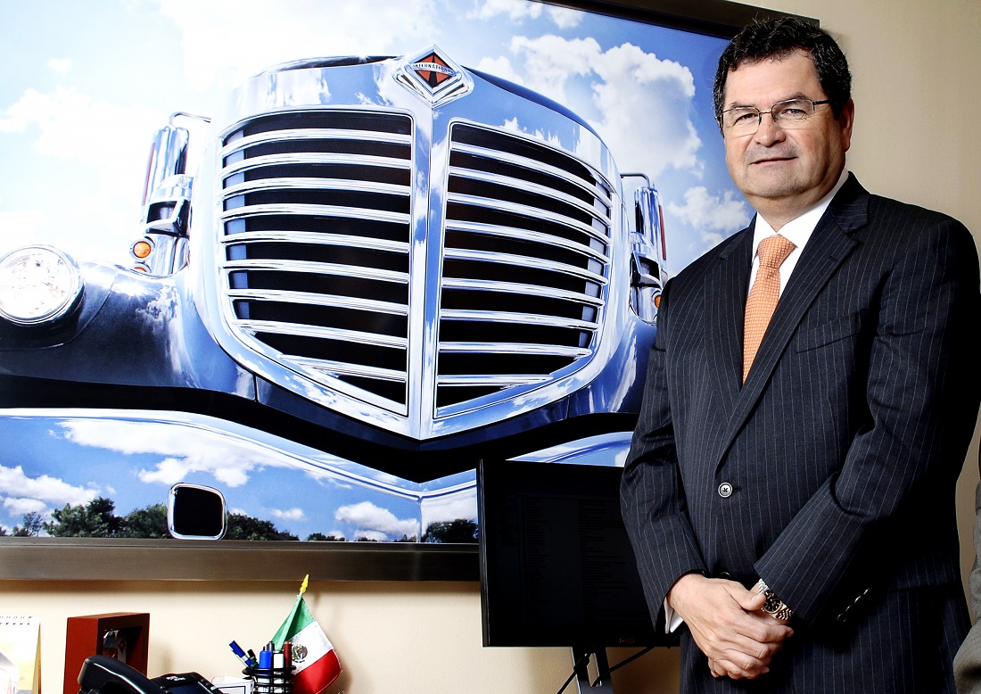 Navistar, José Alfredo Chacón