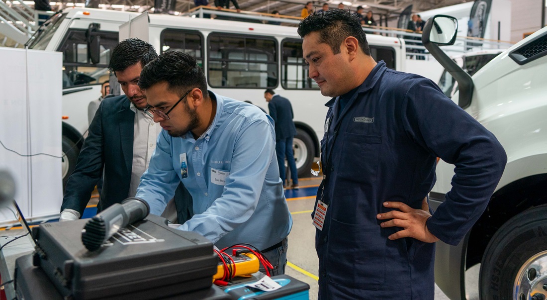 Daimler, Freightliner, Mercedes-Benz Autobuses