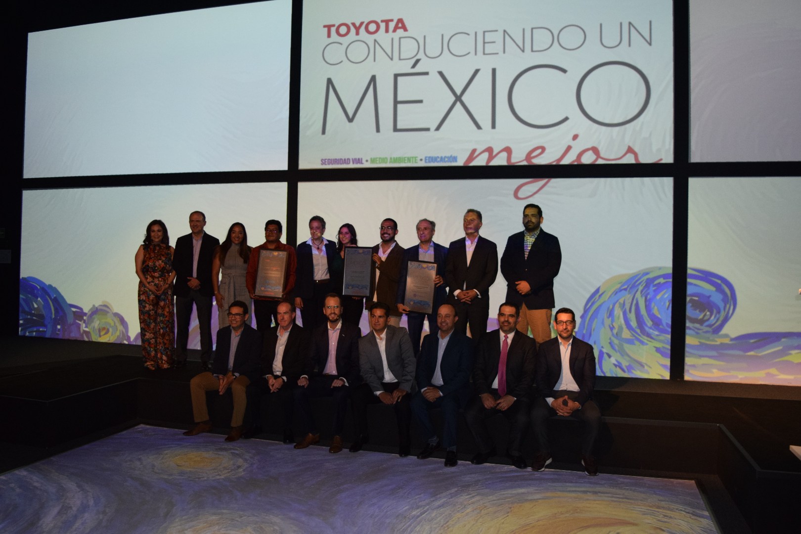 Toyota Conduciendo un México Mejor