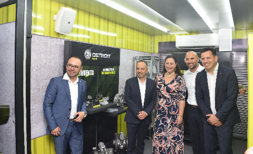 Daimler Tienda Móvil de Refacciones