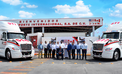 Super Transporte Internacional, Navistar México, International