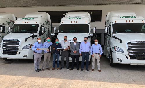 Daimler Freightliner Plateros Trucking