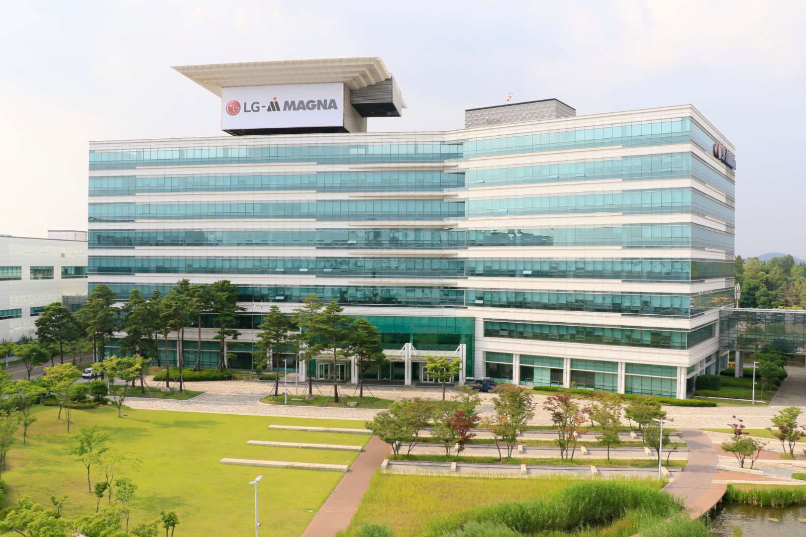 LG y Magna LG Magna e-Powertrain