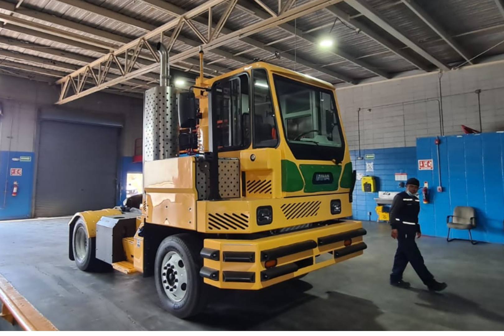 Calimax, DINA, Hustler