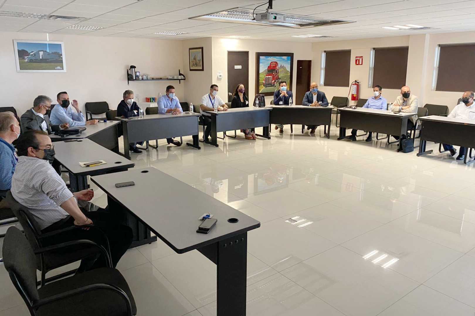 Daimler, Cascadia, Freightliner, Mon-Ro