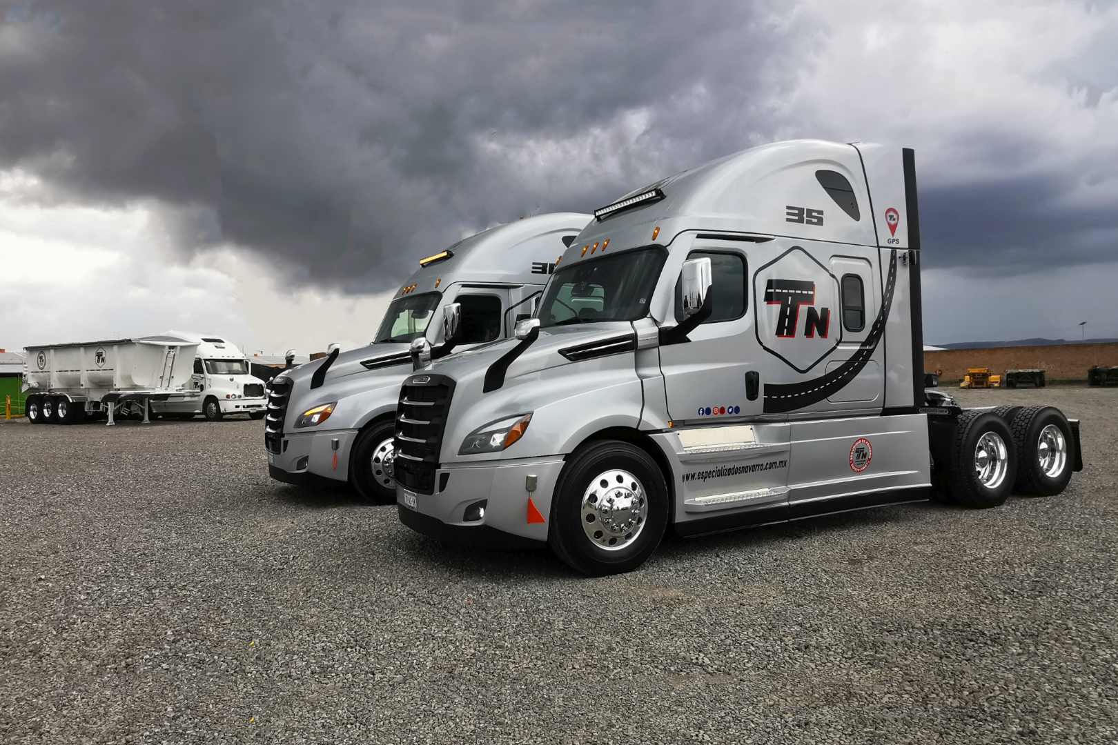 Euro Centro Camionero, Cascadia, Transportes Especializados Navarro, Daimler, Freightliner